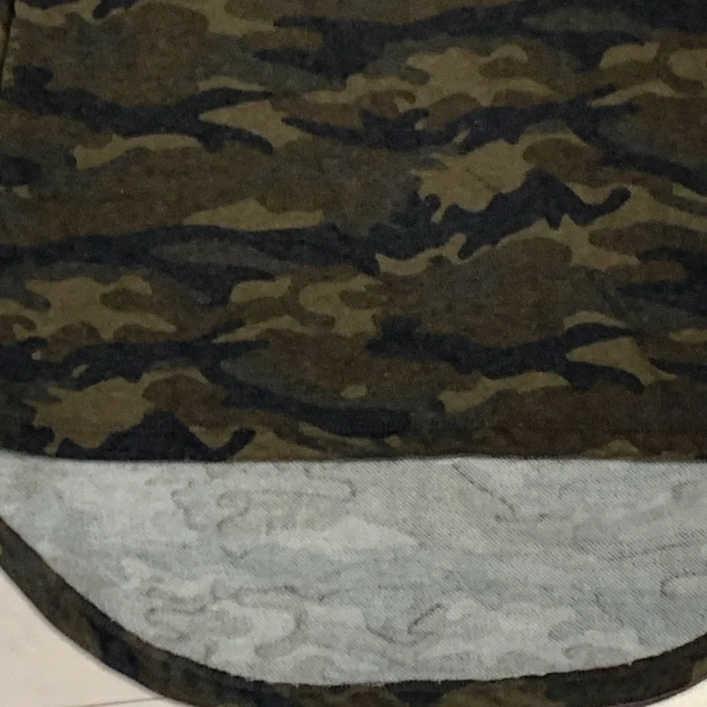 NWT ‘boutique’ Girls Miki Miette Camo Peace Sign Pullover / size 16